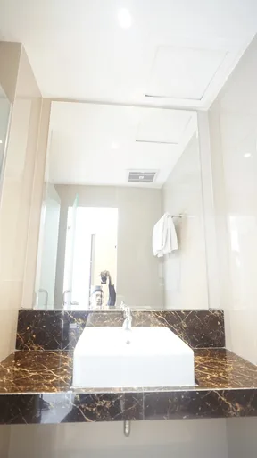 غرفة غراند ديلوكس بسرير كوين، Portola Grand Renggali Hotel 2/2