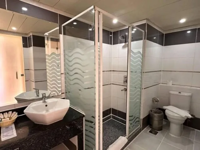 غرفة ملكية كلوب بسرير كوين بإطلالة على البحر، Regency Plaza Aqua Park Spa Resort 6/10