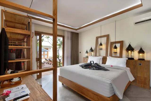 Superior, Suite, King Bed, Ponte Villas 1/2