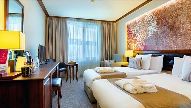 غرفة قياسية بسريرين منفصلين مع سرير إضافي، Platinum Hotel and Casino Bansko 1/3