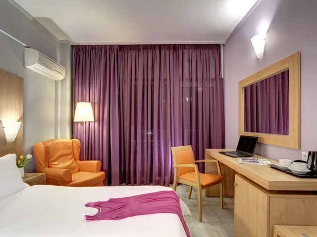 غرفة سوبيريور بسرير مزدوج أو سريرين منفصلين بإطلالة على المدينة، Polis Grand Hotel 1/3