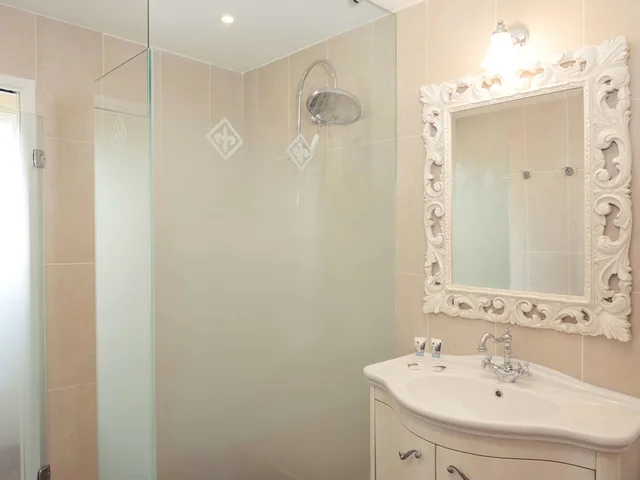 غرفة سوبيريور بسرير مزدوج بشرفة، Hotel Mercure Villeneuve sur Lot Moulin de Madame 2/5