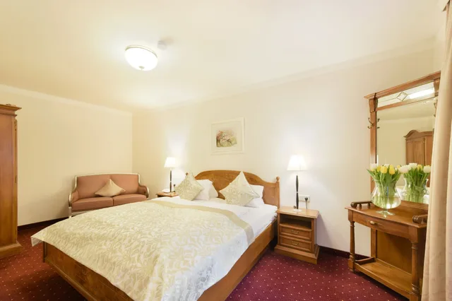 Suite, King Bed, City View, Sofa, Cella Central Historic Boutique Hotel 2/10