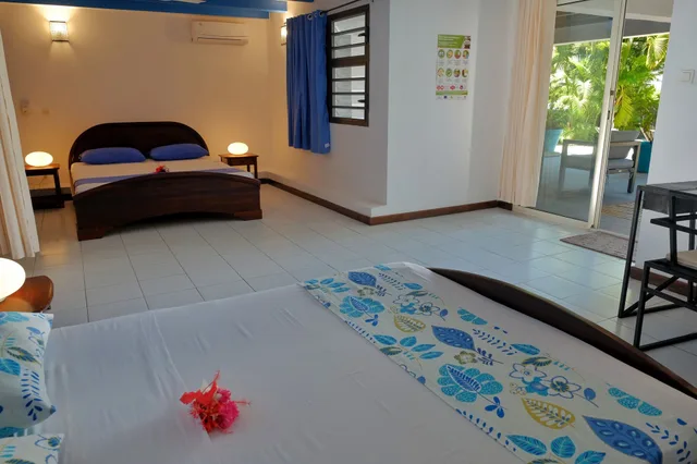 غرفة عائلية كبيرة بسريرين كوين بإطلالة على الحديقة بشرفة، Villa Les Orchidées 5/6