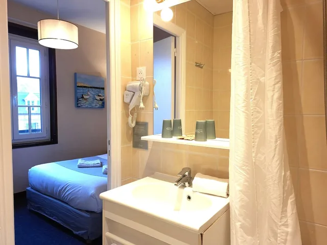 Room, Single, Double Bed, Hotel Le Chantilly 9/10