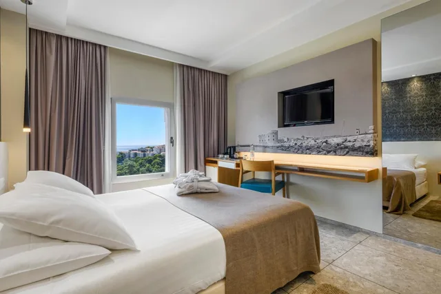 غرفة بسرير كوين، Lero Hotel 2/2