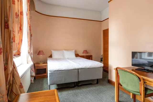 غرفة قياسية بسرير كوين، Victoria Hotel 5/9