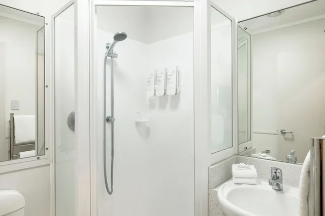 1 Bedroom, Apartment, Queen Bed, Quest On Johnston 4/4