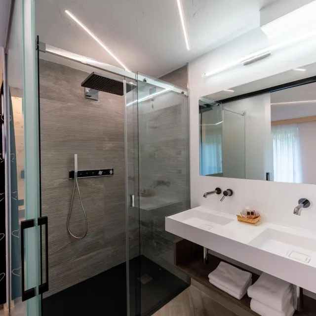 جناح بإطلالة على الجبل، HOTEL CHALET PINETA 8/10
