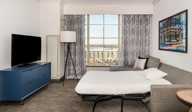 جناح بسرير كينج بغرفة نوم واحدة، Hilton Columbus Polaris 2/4