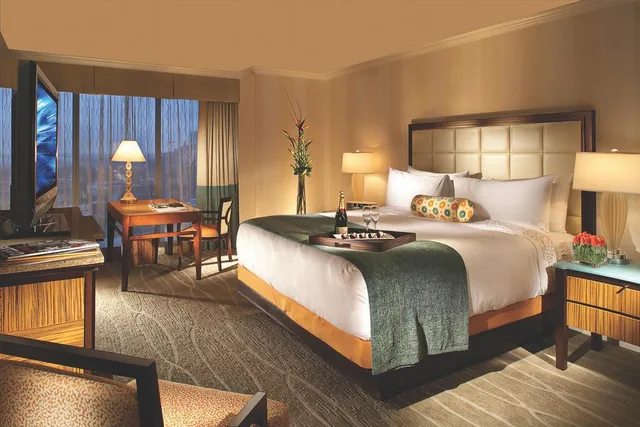 Fairmont Gold, Suite, King Bed, City View, Lounge Access، Fairmont Dallas 1/3