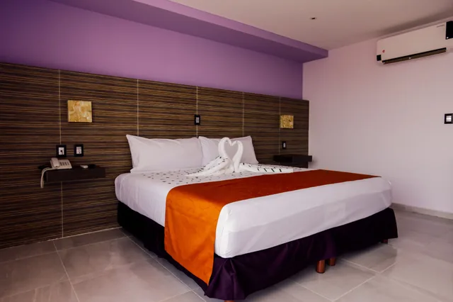 غرفة قياسية بسرير كينج بإطلالة على المدينة، Hotel Kavia 2/5