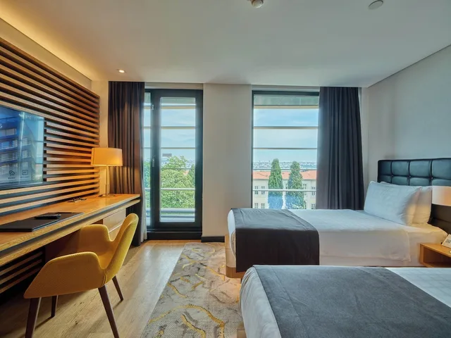 غرفة ديلوكس بسريرين منفصلين بإطلالة على البحر، METROPOLITAN HOTELS BOSPHORUS 7/10