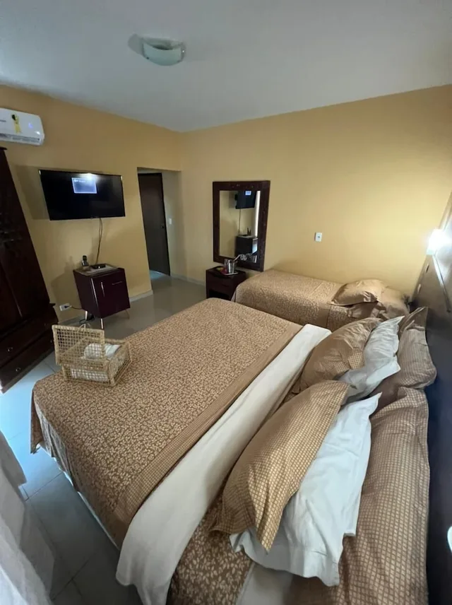 Deluxe, 1 Double and 1 Single Bed, Pousada Luna 2/3