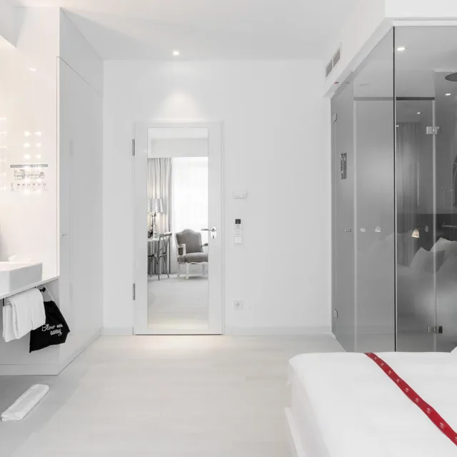 Wow, King Bed، Ruby Coco Hotel Dusseldorf 3/6