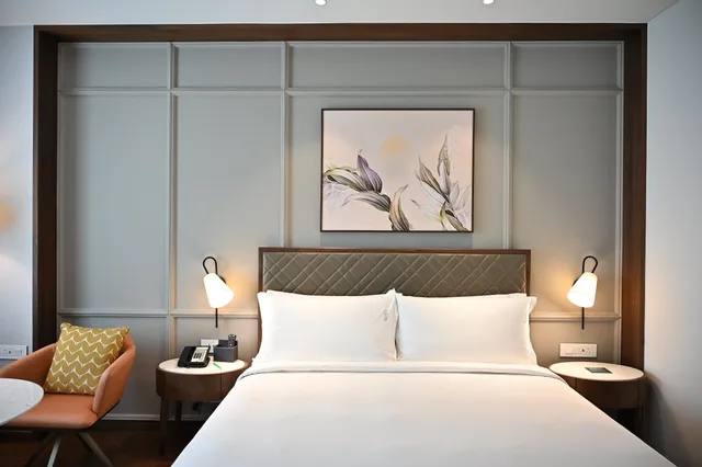 غرفة قياسية بسرير كينج للمدخنين، Holiday Inn New Delhi Mayur Vihar Noida 2/4