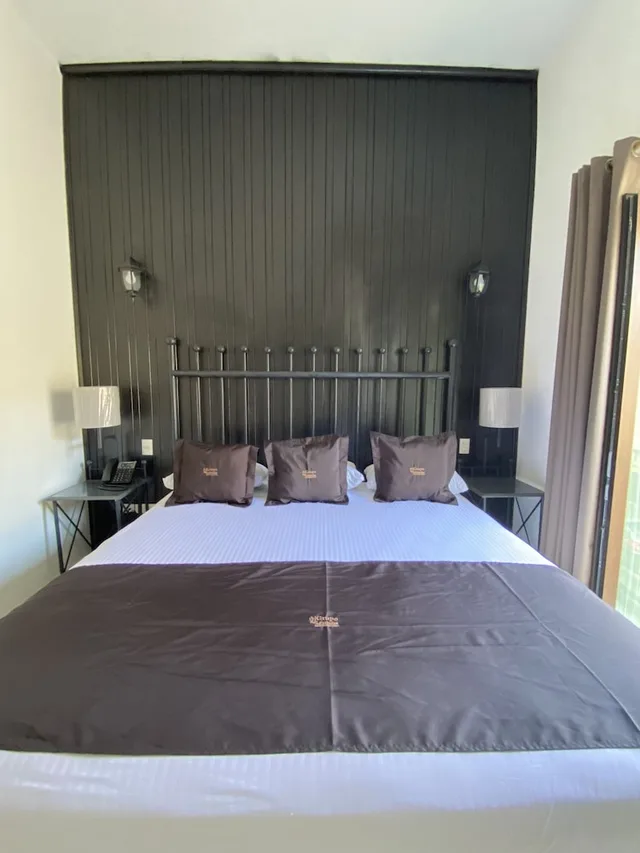 Superior, King Bed, Front View, Balcony، Hotel Plata Condesa 3/4
