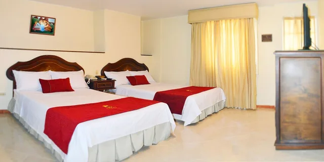 Standard, Twin Beds, Plaza Versalles S.A 2/3