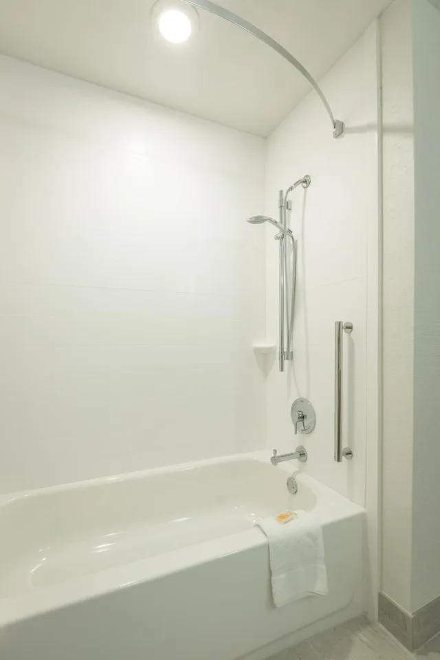 غرفة قياسية بسرير مزدوج، Holiday Inn Hotel Suites Peachtree City 4/6