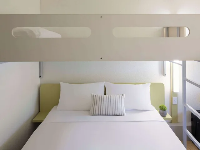 غرفة بسرير كوين وسرير بطابقين، ibis budget Campbelltown 8/10