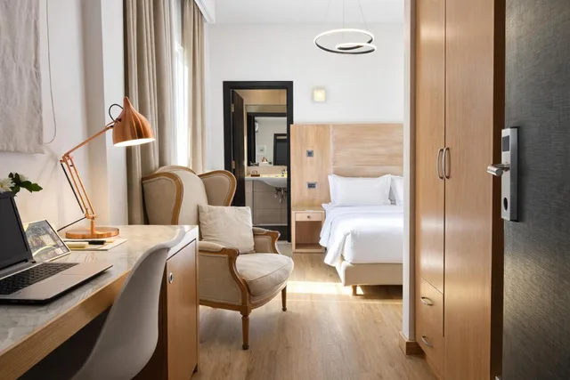 غرفة ديلوكس بسرير كوين، Areos Hotel 8/9