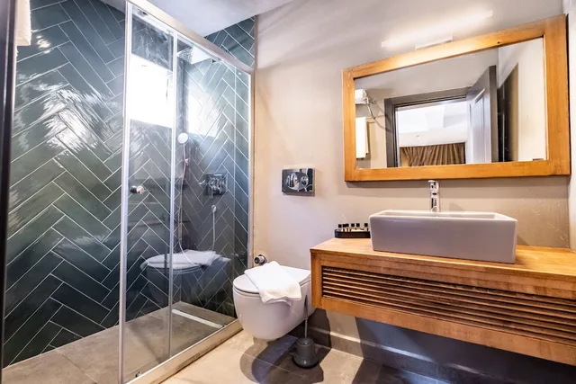 جناح بسرير مزدوج بإطلالة على الحديقة مع أريكة، Isolina Hotel 7/10