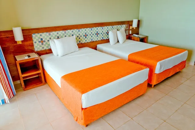 غرفة فاخرة بسريرين مزدوجين بإطلالة على البحر، Gran Hotel Stella Maris Urban Resort and Conventions 3/6