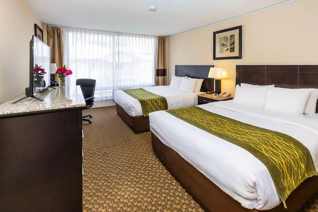 غرفة بسريرين كوين، Comfort Inn & Suites Edmonton Downtown 1/4