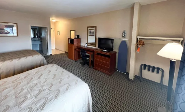 غرفة قياسية بسريرين كوين، Quality Inn & Suites Grants I-40 3/5