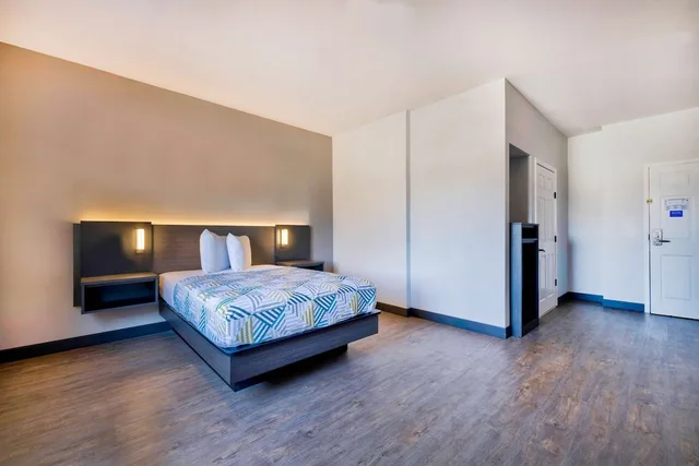 غرفة ديلوكس بسرير مزدوج، Motel6 Norman, OK 1/8