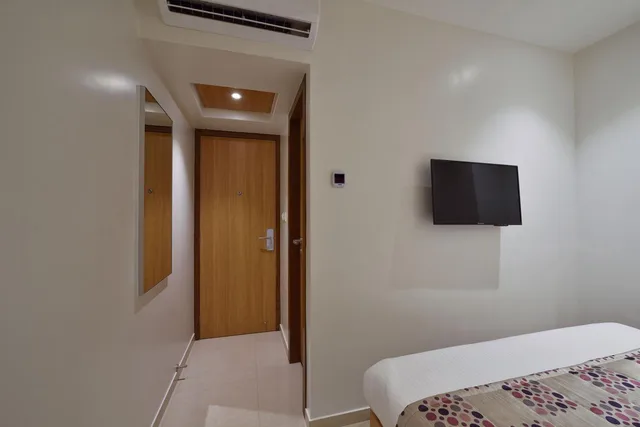 غرفة سوبيريور مفردة، Hotel Leafio Mumbai 3/17