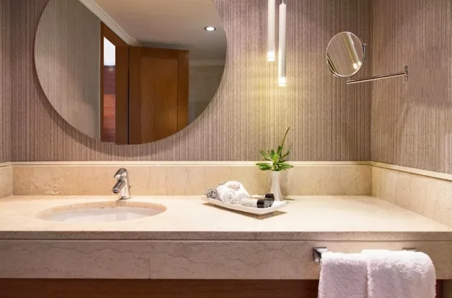 غرفة بسرير مزدوج أو سريرين منفصلين بإطلالة على المرسى، Porto Carras Meliton Hotel 5/5