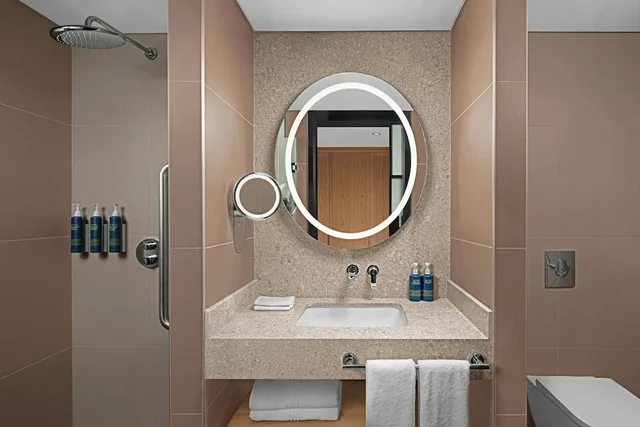 غرفة كلاسيكية بسريرين منفصلين بإطلالة على المدينة، Four Points by Sheraton Istanbul Pendik 3/3