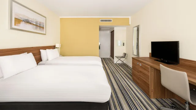 Room, Double Bed, Lateral Side Sea View، Holiday Inn Brighton Seafront Hotel 2/10