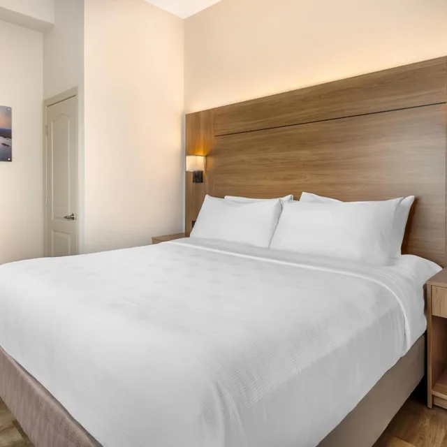 Suite, King Bed, No View, Sofa, Hot Tub, Best Western Plus 1000 Islands Hotel & Suites 2/5