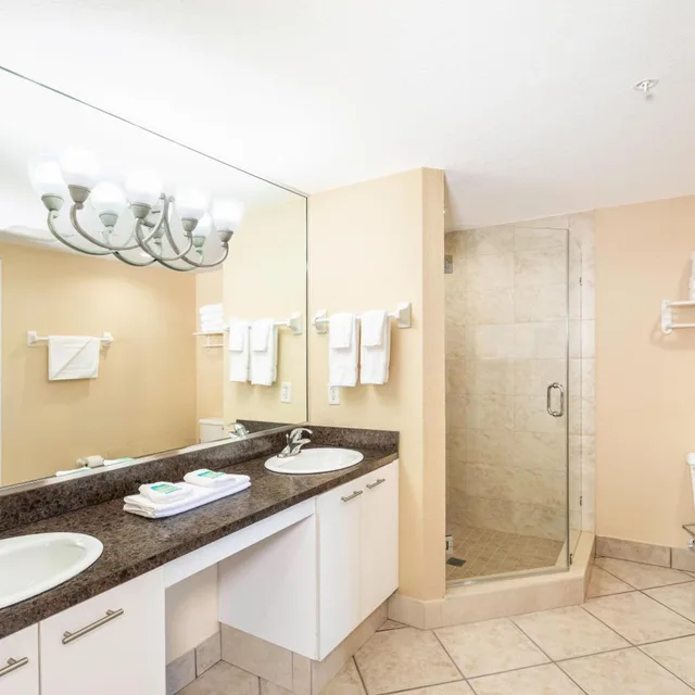 جناح بسرير كينج بإطلالة على المسبح، Vacation Village At Weston 6/8