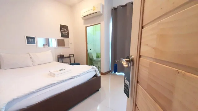 غرفة قياسية بسرير مزدوج، Lay Day 1/2