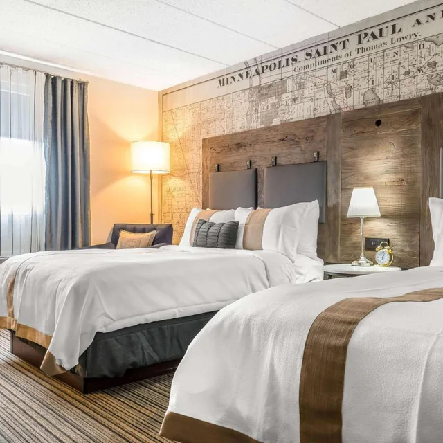 جناح سوبيريور بسرير كينج، ENVISION HOTEL ST. PAUL SOUTH, AN ASCEND HOTEL COLLECTION 1/2