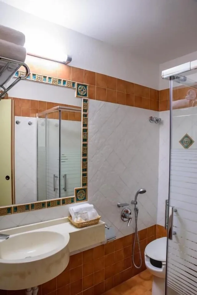 Room, Double Bed, Side Sea View, Balcony، AUDI 4/4