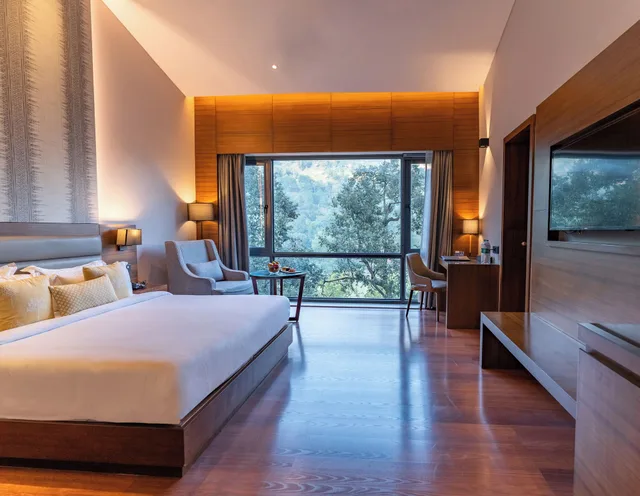 غرفة ديلوكس بسرير مزدوج بإطلالة على البحيرة، The Rosefinch Sarovar Portico 4/6