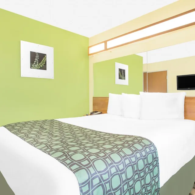 جناح استوديو بسرير كوين مع أريكة، Microtel Inn Suites By Wyndham Tuscumbia Muscle Shoals 1/10