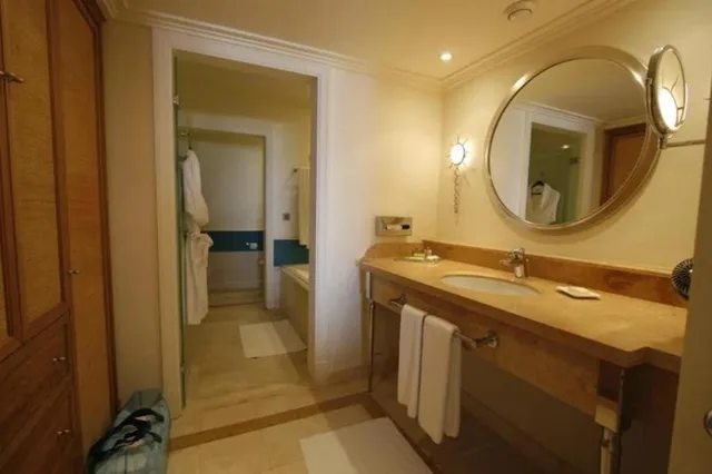 Standard, L'Amphitrite Palace Resort & Spa 2/2