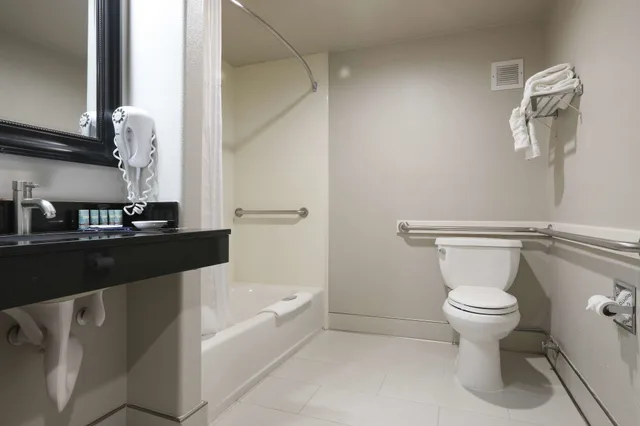 غرفة قياسية بسريرين كوين لذوي الإعاقة، Best Western Lanai Garden Inn & Suites 6/6
