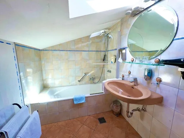 جناح بسرير مزدوج، Hotel Barenstuberl 4/5