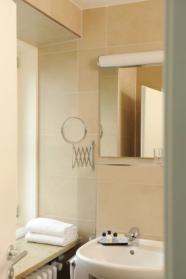 غرفة بريميوم بسرير مزدوج، Hotel Blauer Bock 4/5