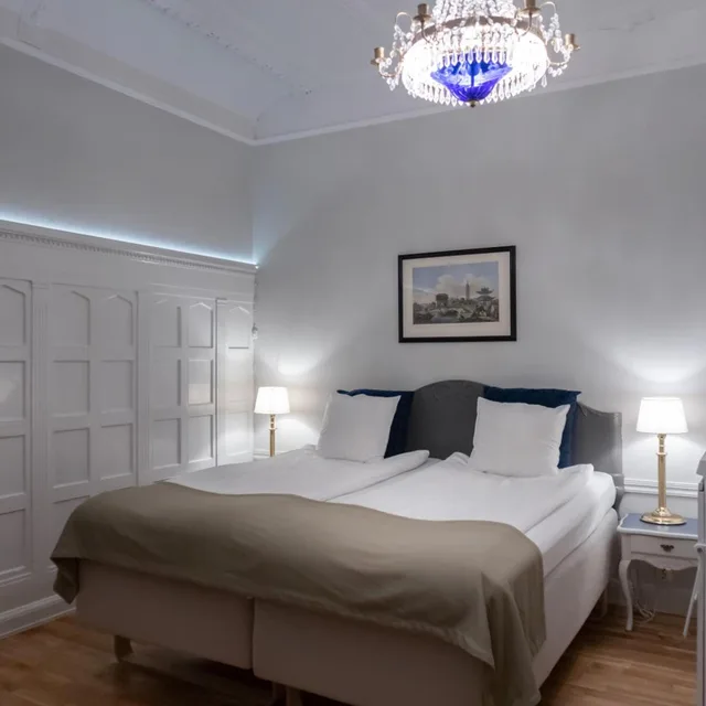 Room, Double Bed, No Window، Crystal Plaza Hotel 1/6