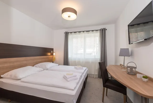 غرفة قياسية بسرير مزدوج، Boutique Hotel Kronenstuben 1/5