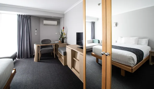 Studio, Apartment, 1 Queen and 1 Single Bed, Queen Bed, Accessible, CAPITAL EXECUTIVE APARTMENT HOTEL 2/4
