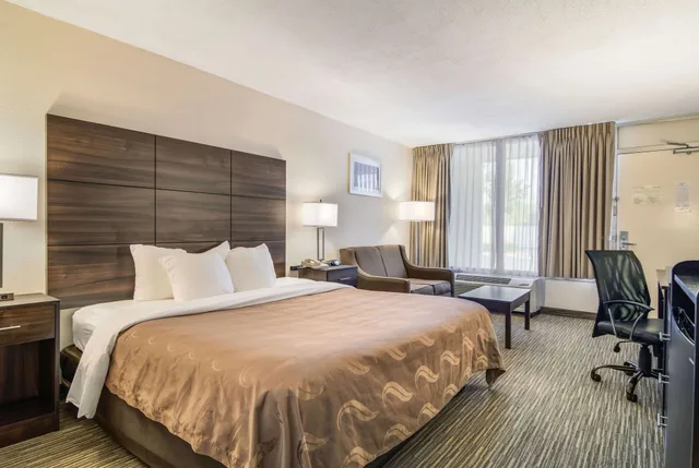 Standard, King Bed, Smoking, Quality Inn Suwanee I-85 1/3