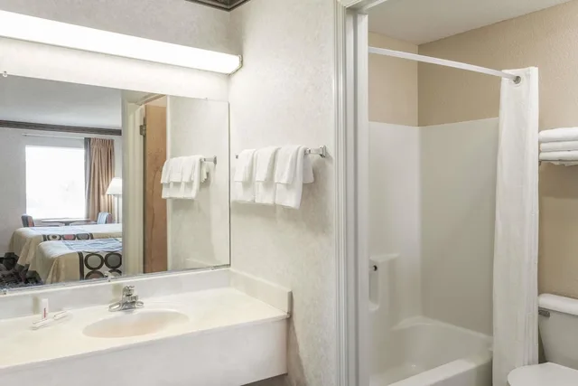 Room, 2 Double Beds, Super 8 By Wyndham Ashburn 6/7